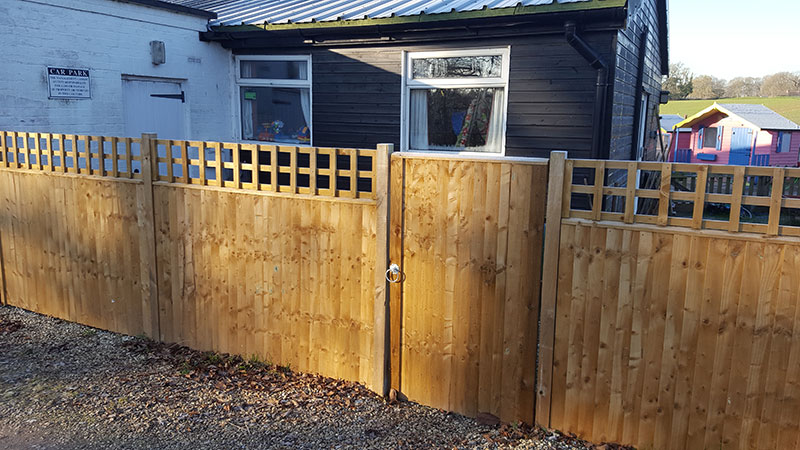 Closeboard panels & gate Nettlebed Sawmill